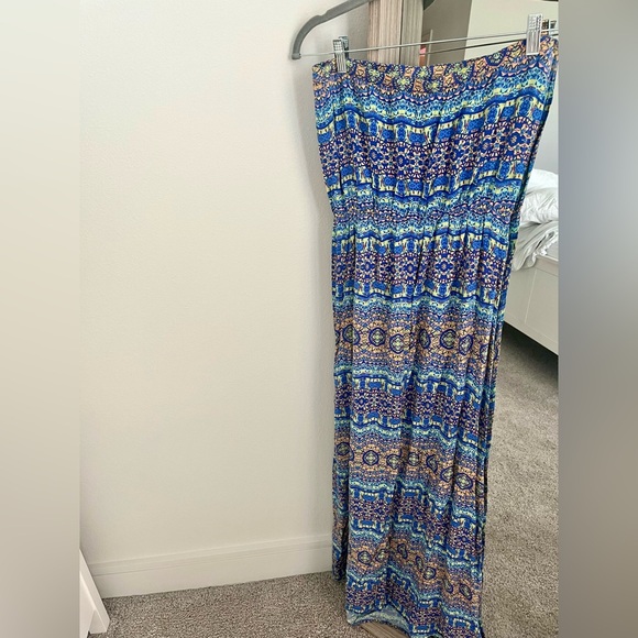 Strapless Summer Maxi Dress - Picture 2 of 4
